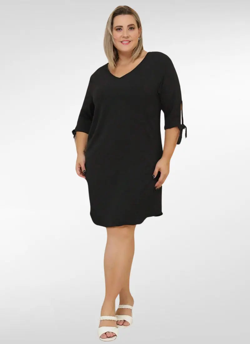 Vestido curto plus size com manga 3/4