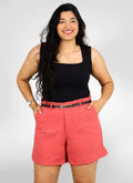 Short Feminino alfaiataria plus size em linho com cinto