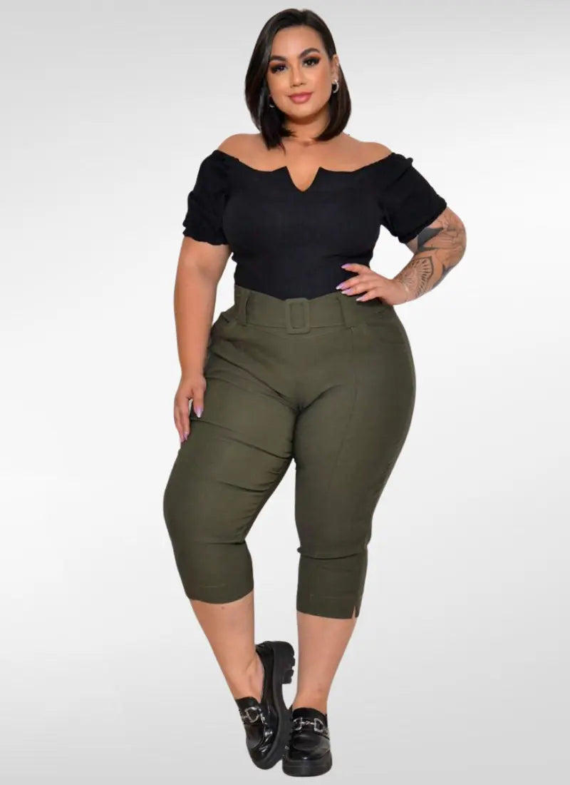 Calça Feminina alfaiataria plus size capri