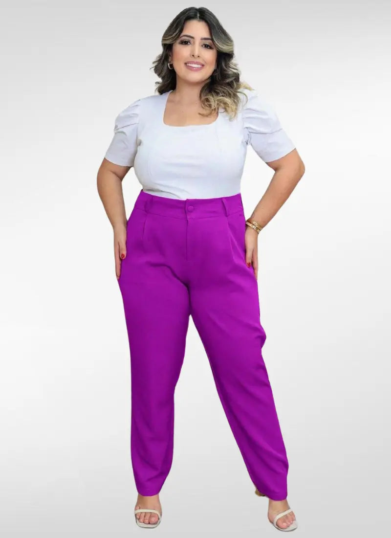 Calça Feminina alfaiataria plus size com botão