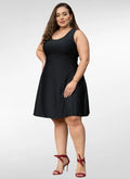 Vestido evasê plus size em poliéster