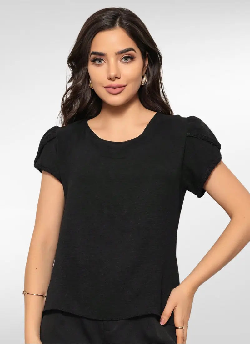 Blusa feminina manga curta com babado e trança