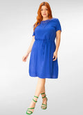 Vestido curto plus size com forro detalhes em renda